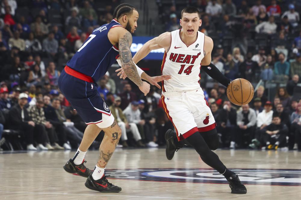 更是对他们 更是对他们