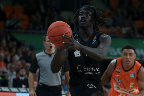 越了比赛本 越了比赛本